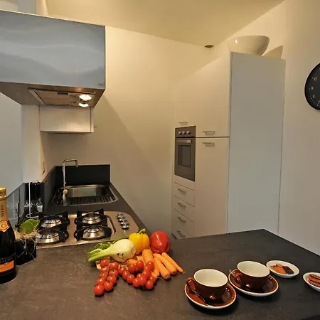 アパート Sleeps 6